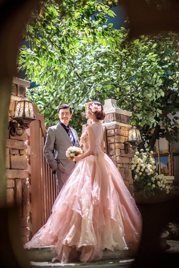 点击大图看下一张:浪漫时光 婚纱摄影