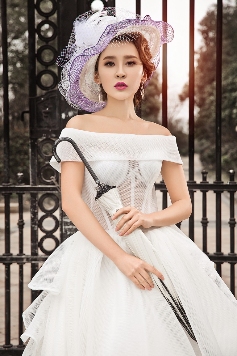 点击大图看下一张:建筑风 婚纱摄影