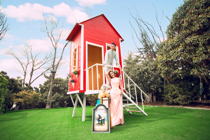 点击大图看下一张:爱情小屋 婚纱摄影