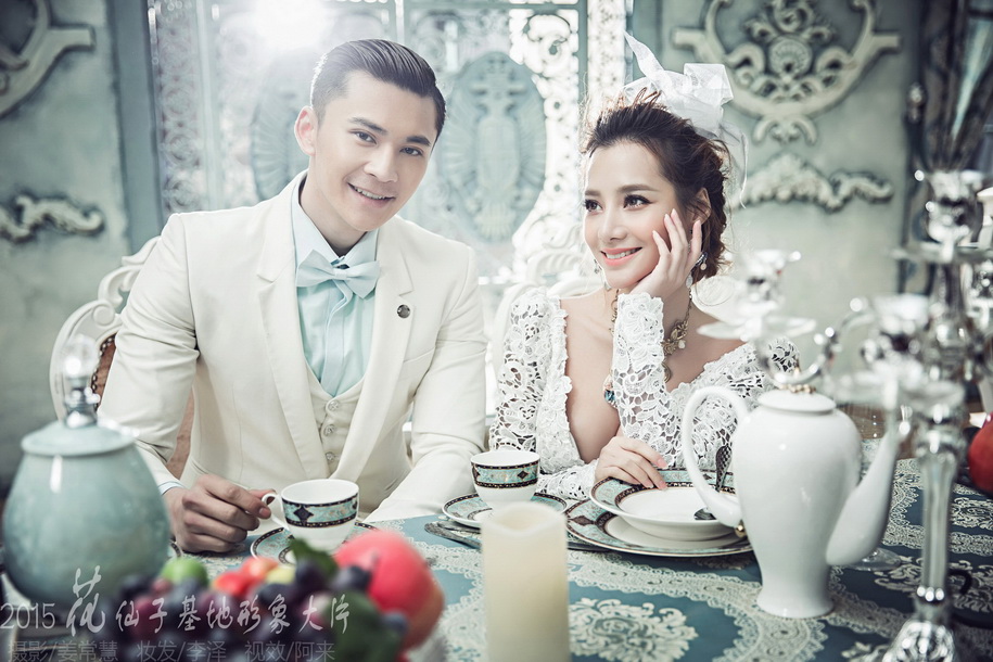 点击大图看下一张:浪漫时光 婚纱摄影