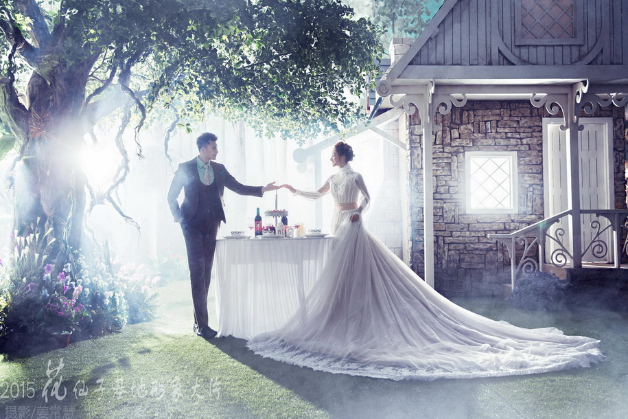 点击大图看下一张:梦境 婚纱摄影