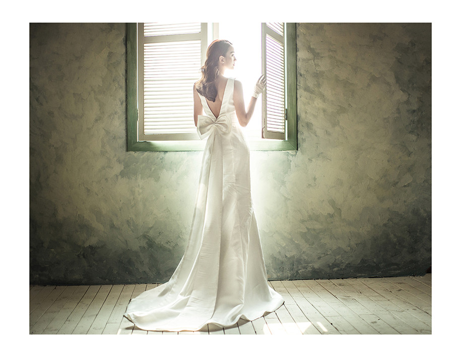 点击大图看下一张：相依相偎 婚纱摄影