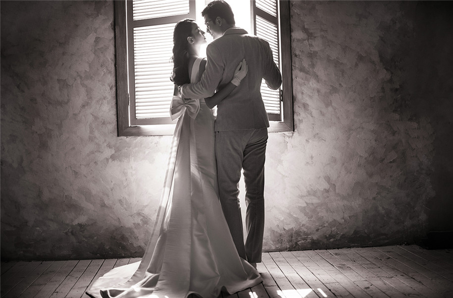 点击大图看下一张：只为你 婚纱摄影