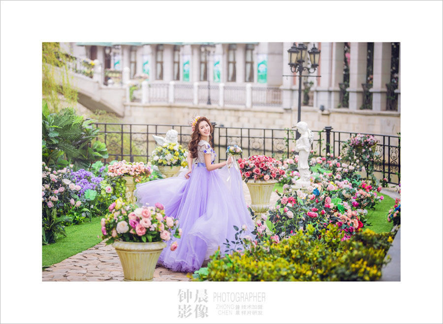 点击大图看下一张:浪漫季节 婚纱摄影