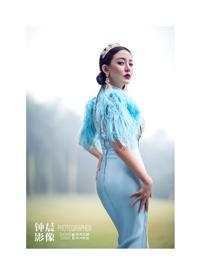 点击大图看下一张:绚烂雨季 婚纱摄影