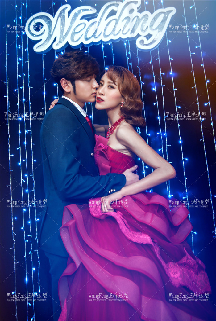 点击大图看下一张：夜空下最闪亮的星 婚纱摄影