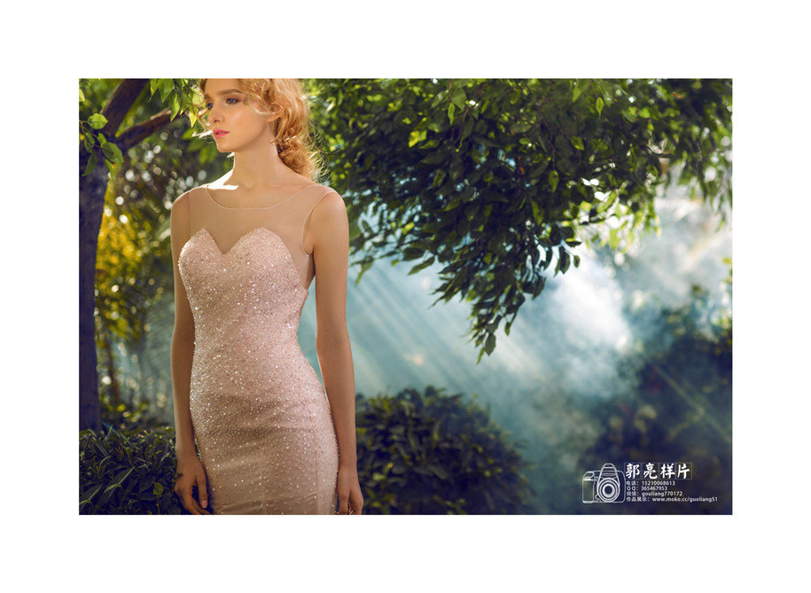 点击大图看下一张:丛林仙女 婚纱摄影