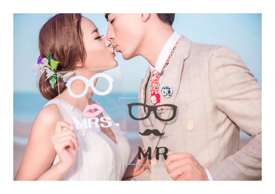 点击大图看下一张：我们结婚了 婚纱摄影