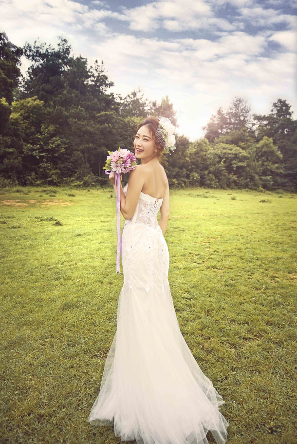 点击大图看下一张:幸福像花儿一样 婚纱摄影