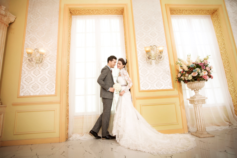 点击大图看下一张：幸福弥漫 婚纱摄影