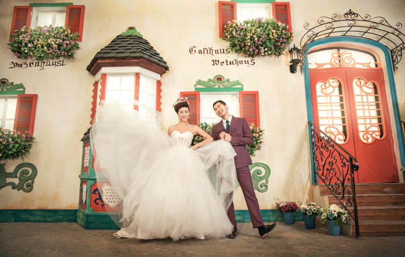 点击大图看下一张：遇见幸福 婚纱摄影