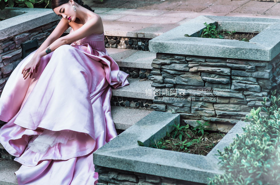 点击大图看下一张：完美邂逅 婚纱摄影