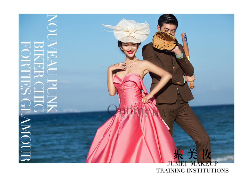 点击大图看下一张：甜蜜相伴 婚纱摄影