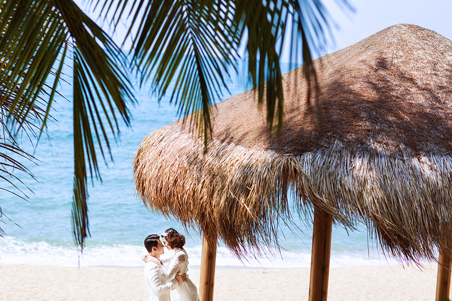 点击大图看下一张：海边的浪漫 婚纱摄影