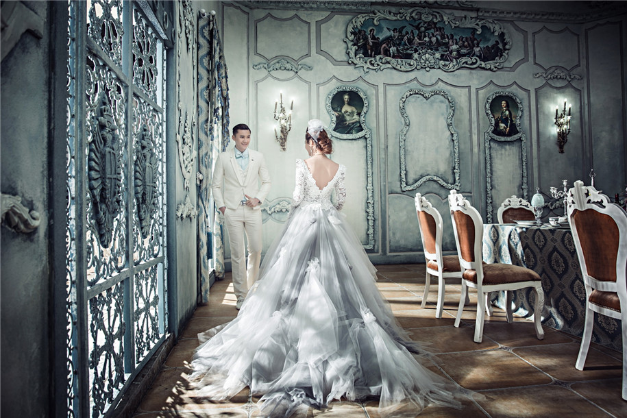 点击大图看下一张：城堡爱情 婚纱摄影