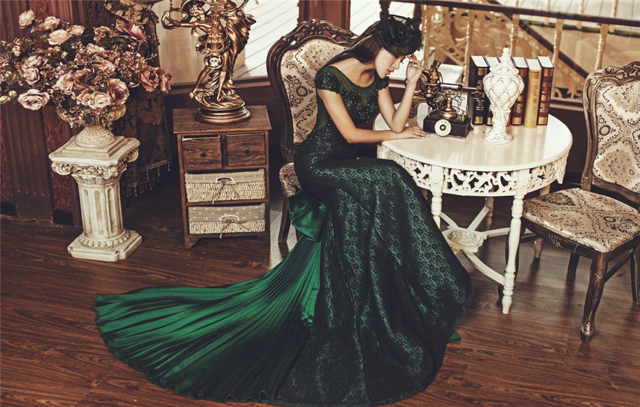 点击大图看下一张：典雅 婚纱摄影