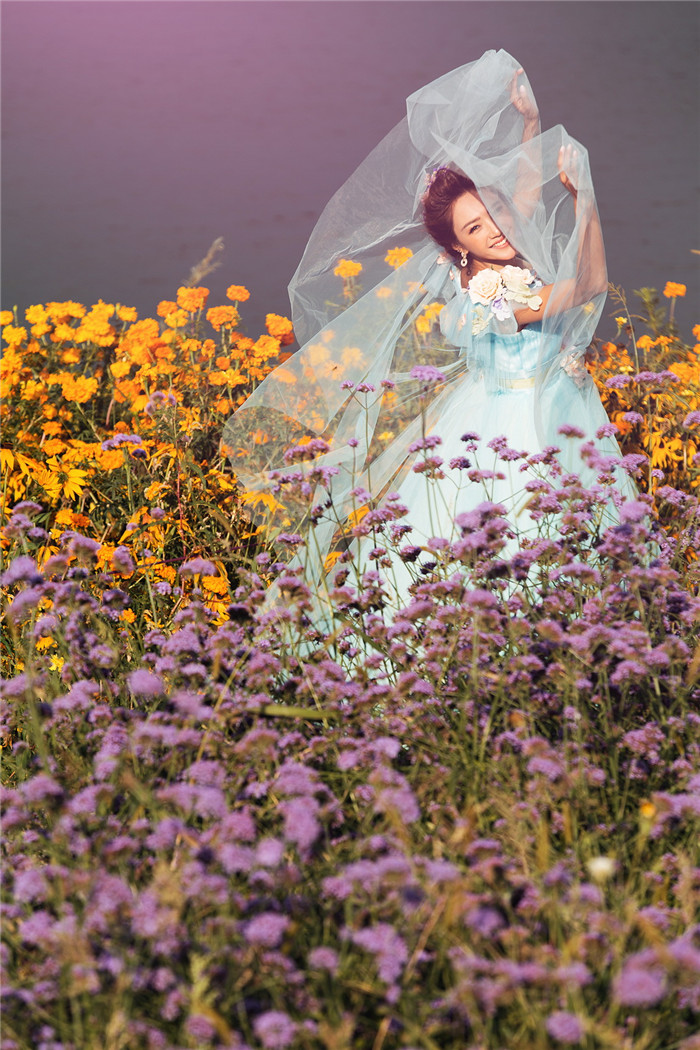 点击大图看下一张：甜蜜的陪伴 婚纱摄影