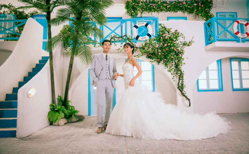 点击大图看下一张：迷情地中海 婚纱摄影