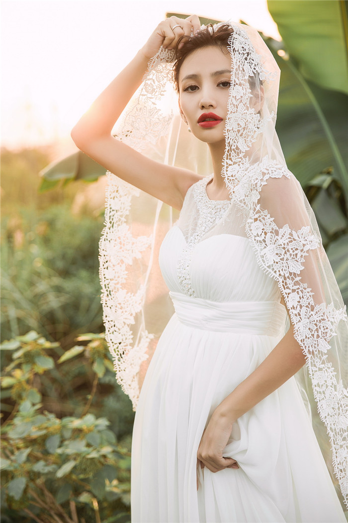 点击大图看下一张:柔光 婚纱摄影