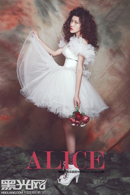 点击大图看下一张：alice dream 写真摄影