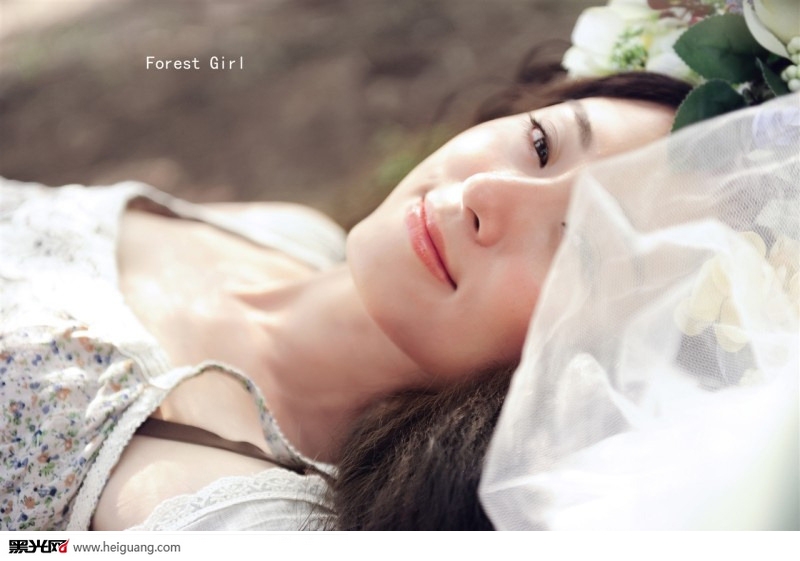 点击大图看下一张：forest girl 写真摄影