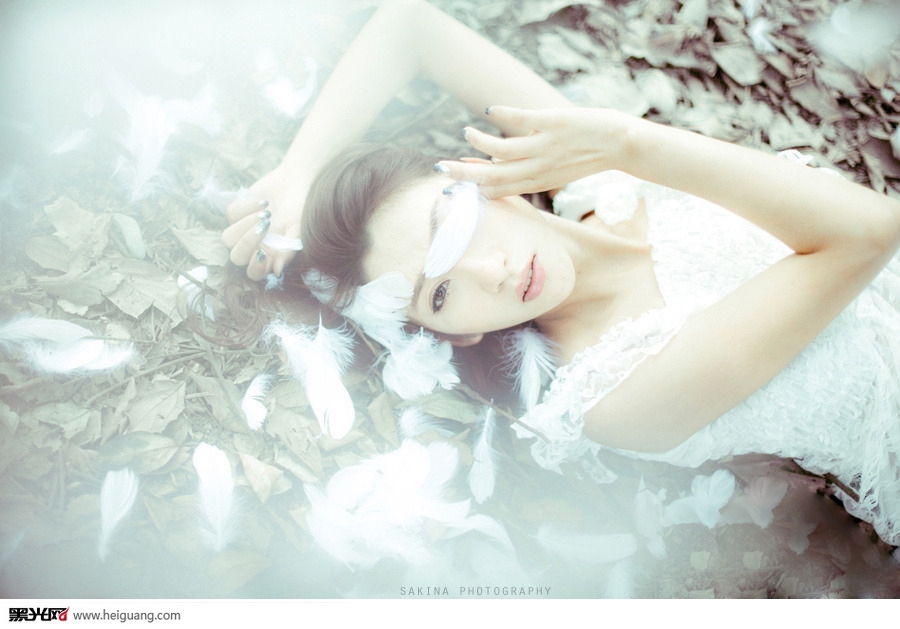 点击大图看下一张：Feather Fairy 写真摄影