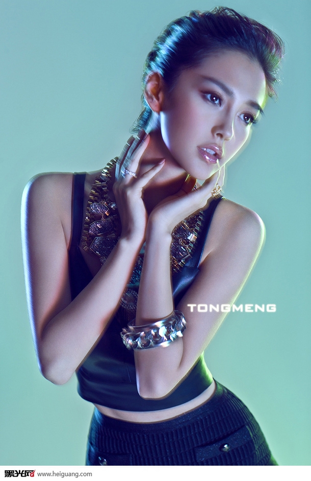 点击大图看下一张：Angelababy 写真摄影