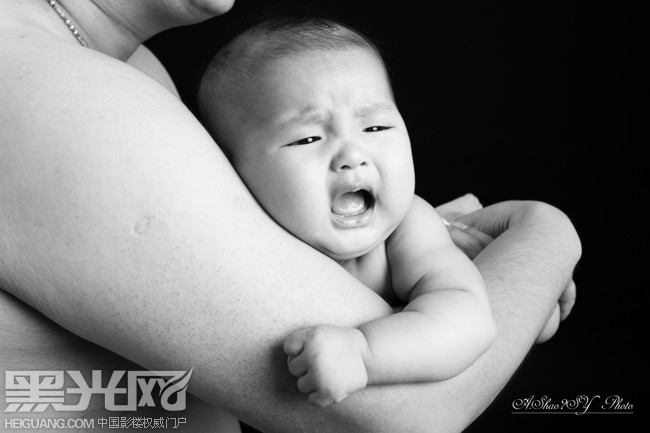 点击大图看下一张:爸爸的后背 儿童摄影