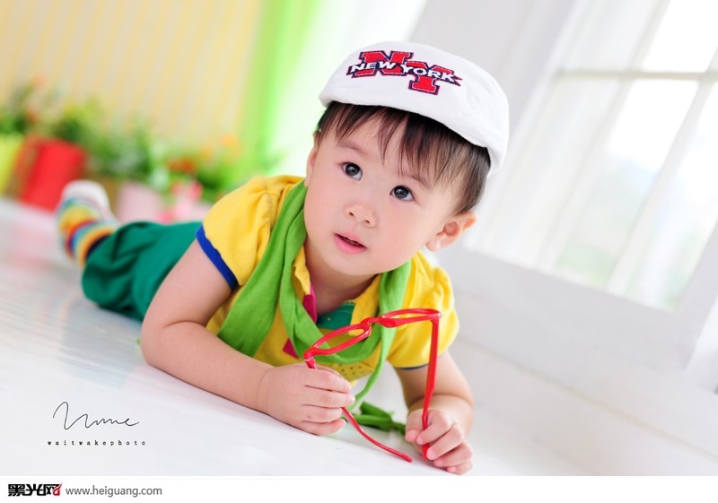 点击大图看下一张:彩虹小可爱 儿童摄影