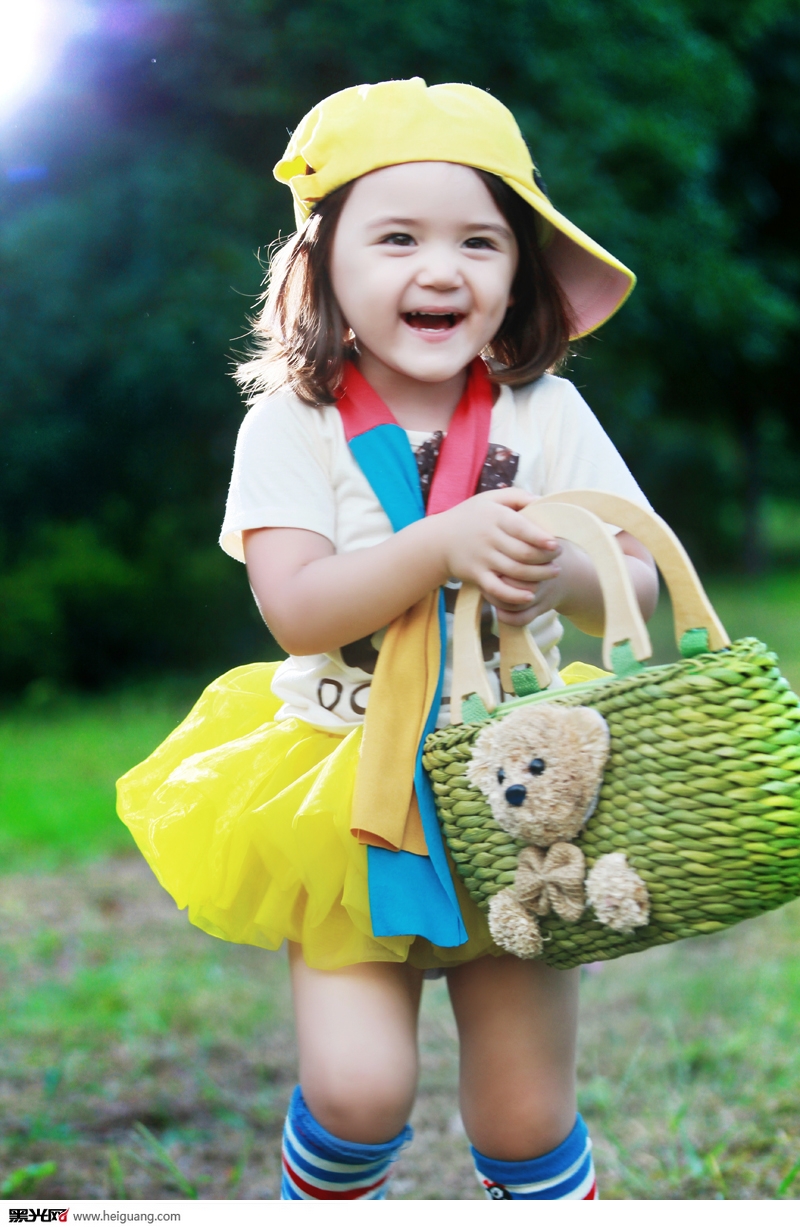 点击大图看下一张:莉莉的夏天 儿童摄影