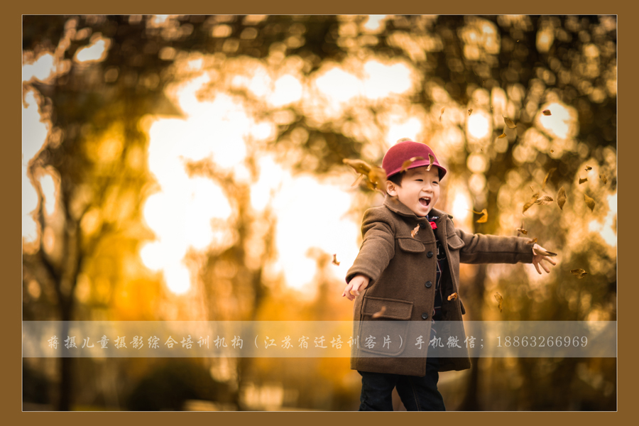 点击大图看下一张：Rustling autumn wind(一) 儿童摄影