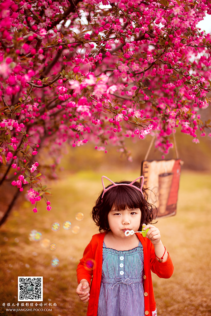 点击大图看下一张：花开的季节 儿童摄影
