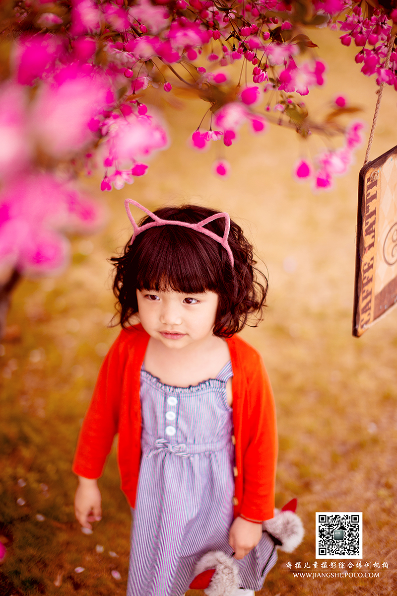 点击大图看下一张：花开的季节 儿童摄影