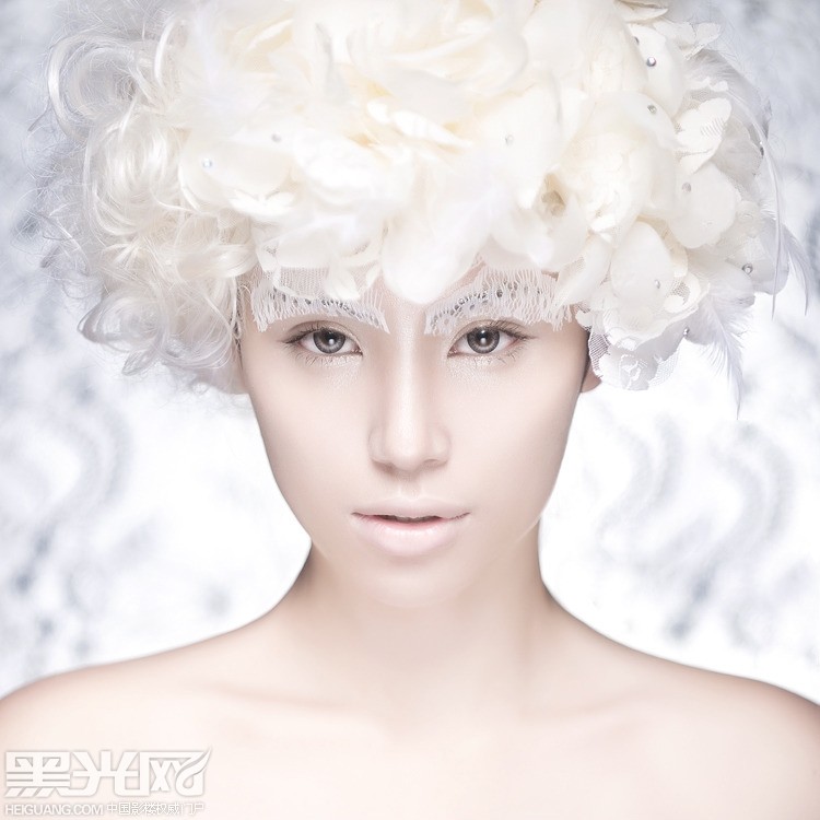 点击大图看下一张:冰雪妆点容颜 化妆造型