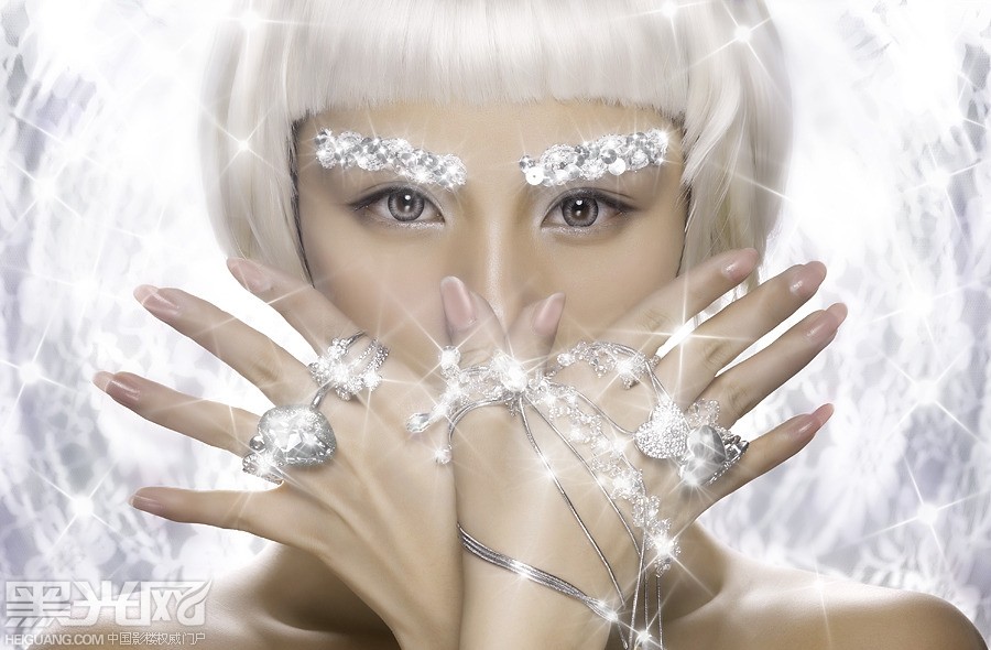 点击大图看下一张:冰雪妆点容颜 化妆造型