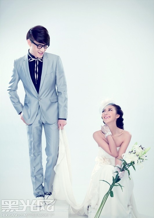点击大图看下一张：韩式婚纱 化妆造型