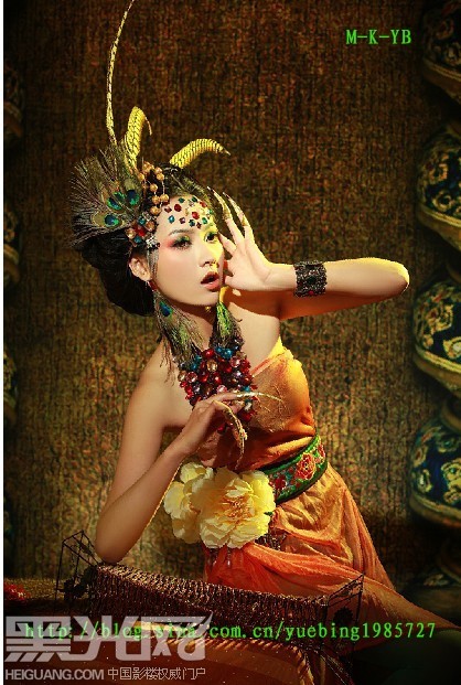 点击大图看下一张：雀之灵之民族奢华 化妆造型
