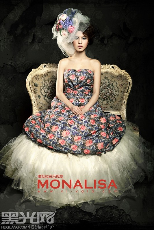 点击大图看下一张：蒙娜丽莎的婚纱 化妆造型