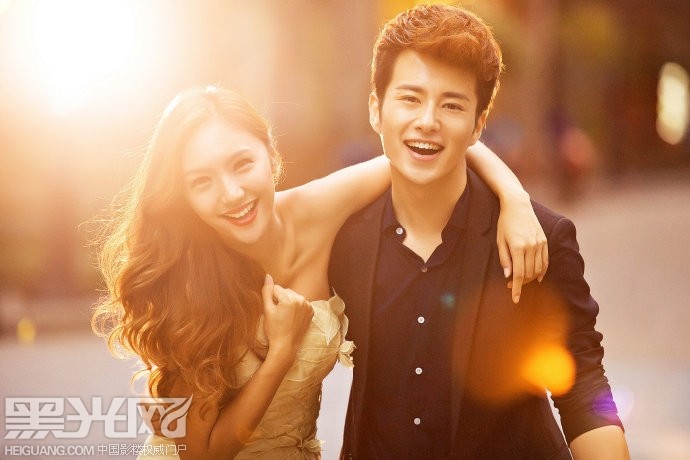 点击大图看下一张：夕阳染色的爱情 化妆造型