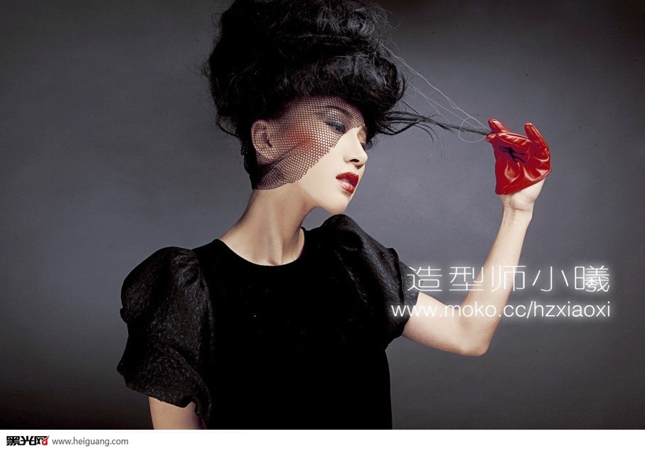 点击大图看下一张:一丝解千愁 化妆造型