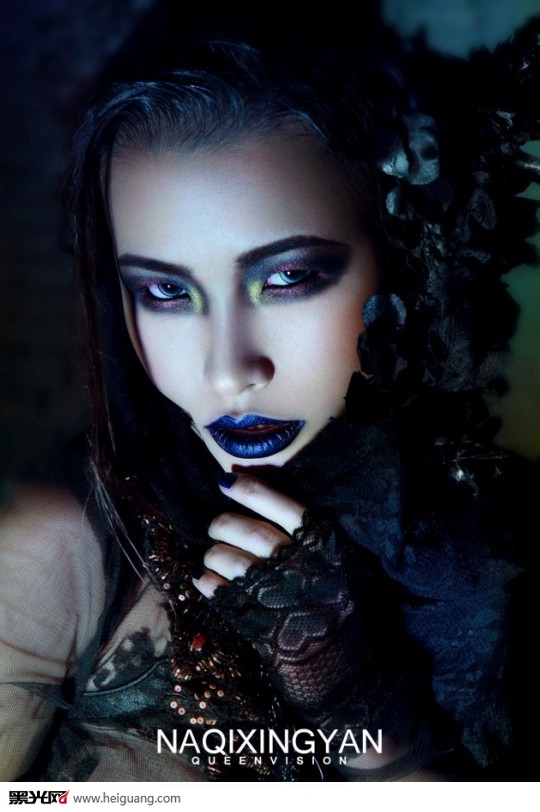 点击大图看下一张:天使與魔鬼之間 化妆造型