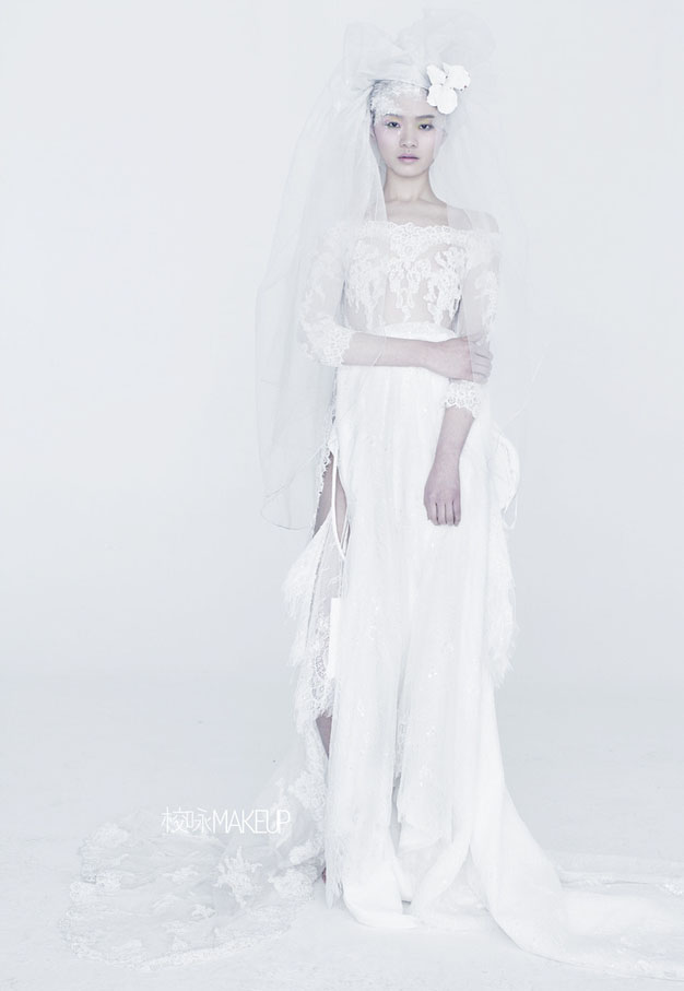 点击大图看下一张：时尚新娘婚纱大片 化妆造型