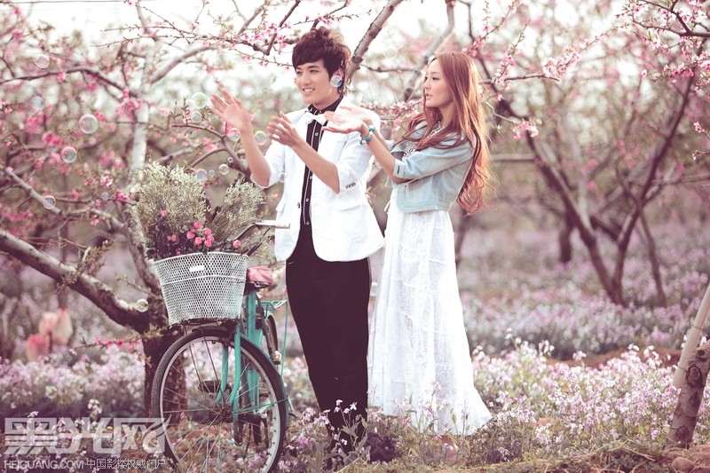 点击大图看下一张:落花纷飞的时候 数码后期