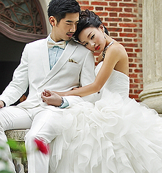 White wedding
	
		作者：周鸣