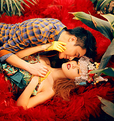 仙妮婕琳娜的丛林之旅
	
		作者：老吴VS荣荣