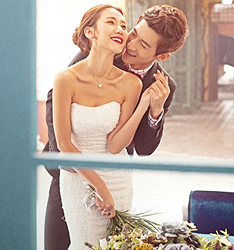 小镇故事
	
		作者：诗华洛