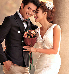 亲密爱人
	
		作者：吕纯