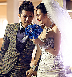 呢喃
	
		作者：1502婚纱摄影