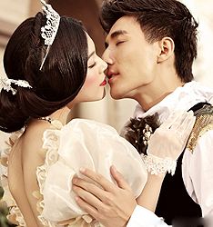 爱丽丝
	
		作者：武汉非常台北婚纱摄影