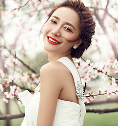 春天的华尔兹
	
		作者：艾特婚纱